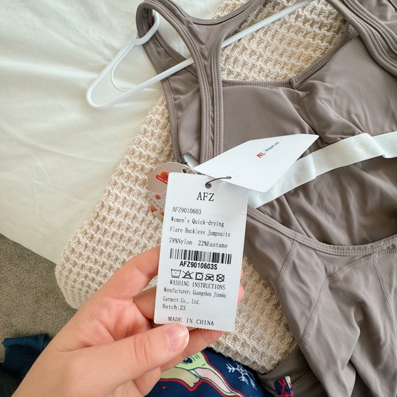 NWT Amazon Jumpsuit - Picture 3 of 3